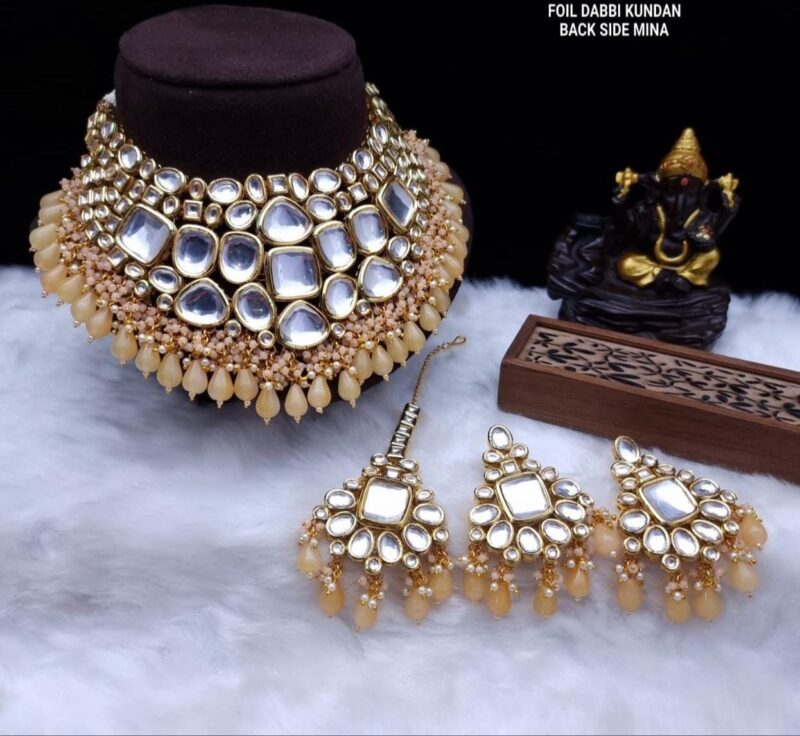 Party Wear Kundan Necklace Set - Image 4